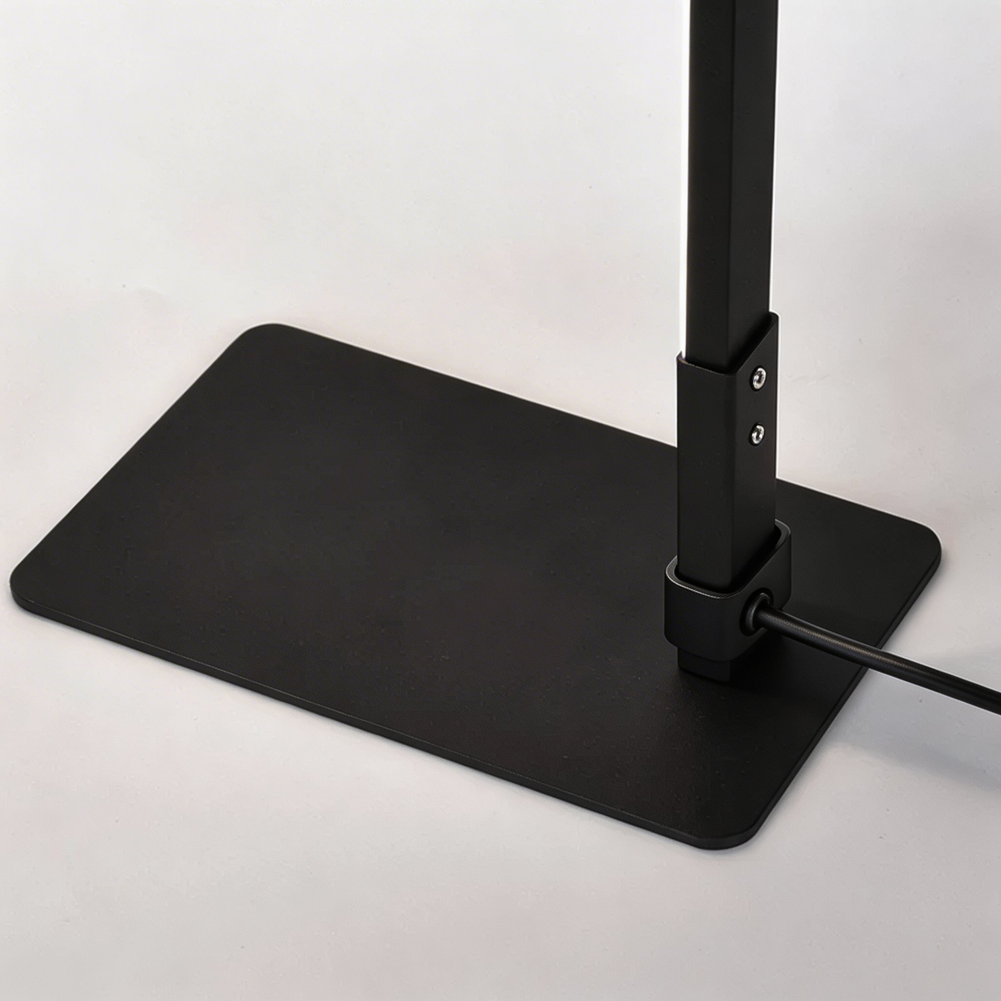 Modern Silicone Lamp for Tabletops - Image 5