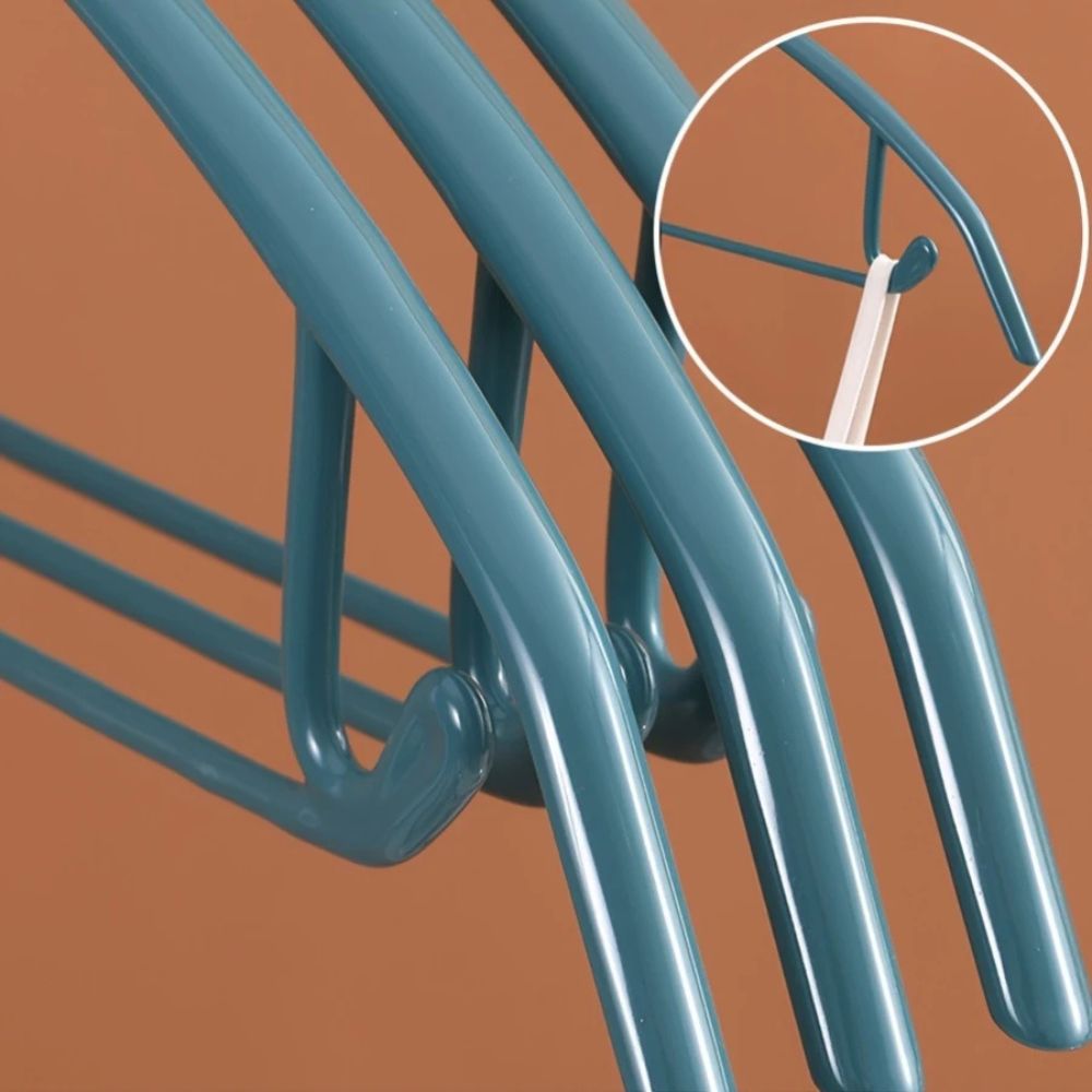 Clothes Hangers Soft-Touch Finish Ergonomic Curve - Image 4