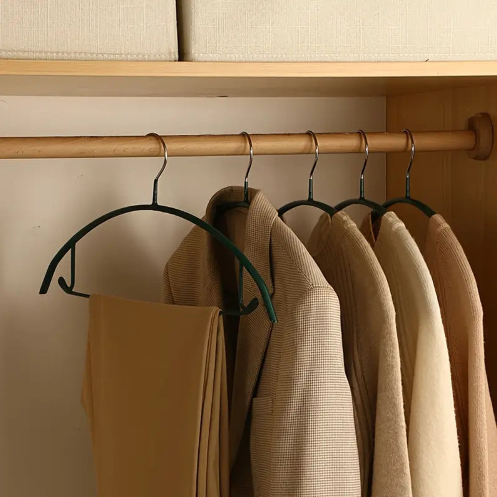 Clothes Hangers Soft-Touch Finish Ergonomic Curve - Image 5